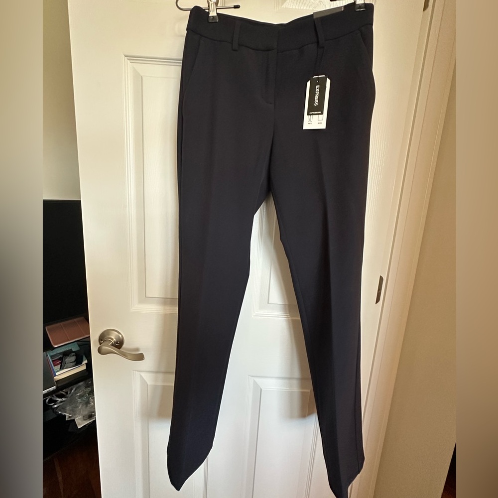 Express Supersoft Twill Pant in Dark Navy; Size 0Short; NWT